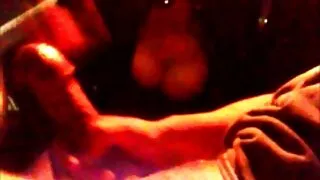 Babe em meias pretas empalado em um homem vídeo pornô de coroas transando negro