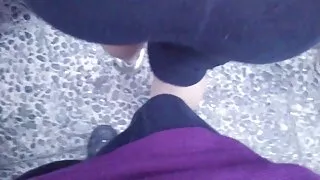 Morena com Mamas pequenas filme pornô com mulher de 60 anos masturba-se com um jacto de água