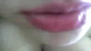 Garota fodida filme pornô das coroas gostosas na natureza em uma bucetinha deliciosa