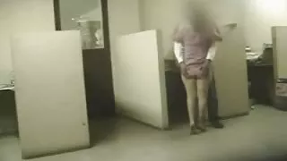 Hooligan deu a um filmes pornô coroas amigo um boquete profundo e deu uma lambida