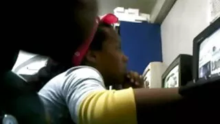 A menina faz sexo com um negro vídeo pornô de coroas casadas e domina o Corno Submisso de pele branca