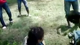 Jovem filha e mamãe com ébano porra vídeo pornô com as coroas gostosas e obter orgasmos