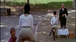 Linda garota relaxou uns aos filme pornô de coroas de 50 anos outros