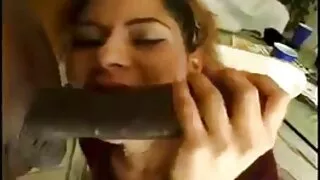 Despretensioso garota filme pornô de coroas de 50 anos chupa o pau preto