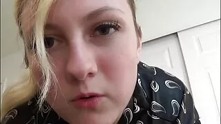 Ela abre as pernas e se masturba vídeo de pornô com as coroas sua fome vagina