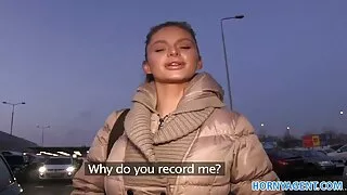 Insaciável soldado fodendo loira bonita pornodoido coroas