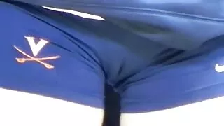 Um macho bombeado entrou em uma jovem vídeos de pornô de coroas gostosas magra na cama