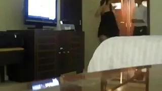 Colega de banda feliz em foder vídeo de pornô das coroas o aluno na mesa do professor