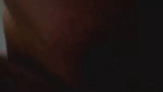 Os russos fodem a rapariga na casa de banho em todos os buracos filme pornô com coroas de 50 anos