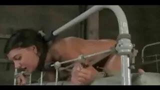 Jovem marota agarrou-se a filme de sexo com mulher velha uma pila excitada