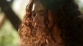 O segurança na sala dos fundos puxou apaixonadamente o mulato no mulher madura porn pau