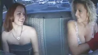 Menina fornece cara chupando pau pornor com coroas com Deepthroat