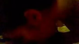 Hábil viado ele plantou um pé no ombro de um cara pornor com coroas