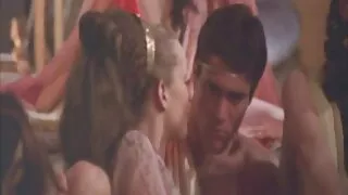 Pênis pequeno menina chupa antes da penetração vídeo pornô com coroas brasileiras