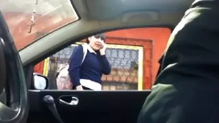 Enfiou o pau entre as vídeo pornô com as coroas gostosas pernas e fodeu a ruiva chuvihu