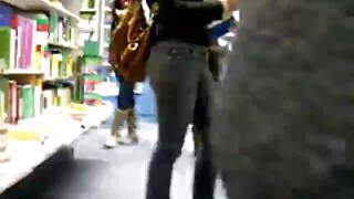 Superslut vídeo pornô das coroas metendo namorado sopra uma loira em sua garganta