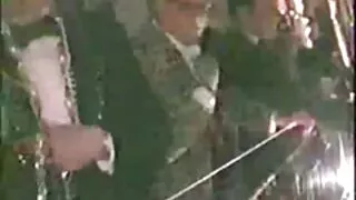 Idiota irritante fodeu vigorosamente um jovem, plantando bolas video porno de coroas